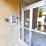 Sea-esta Seaview Apartment, 200 Meters To The Larnaca
