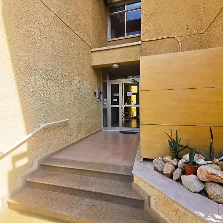 Апартаменти Sea-esta Seaview Apartment, 200 Meters To The Ларнака