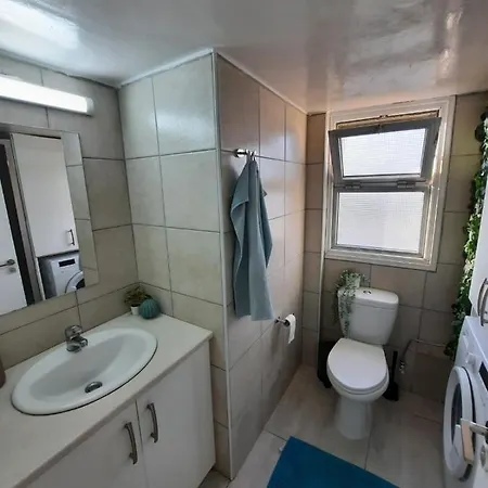Апартаменти Sea-esta Seaview Apartment, 200 Meters To The Ларнака