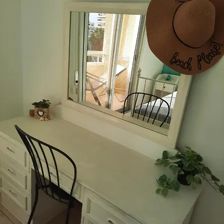 Апартаменти Sea-esta Seaview Apartment, 200 Meters To The
