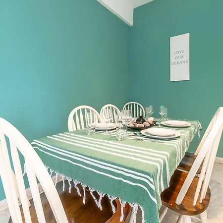 Апартаменти Sea-esta Seaview Apartment, 200 Meters To The
