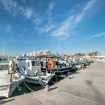 아파트 Sea-esta Seaview Apartment, 200 Meters To The 라르나카