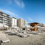 Sea-esta Seaview Apartment, 200 Meters To The 아파트 라르나카