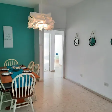 Sea-esta Seaview Apartment, 200 Meters To The Daire Larnaca
