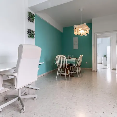 Lejlighed Sea-esta Seaview Apartment, 200 Meters To The Larnaca