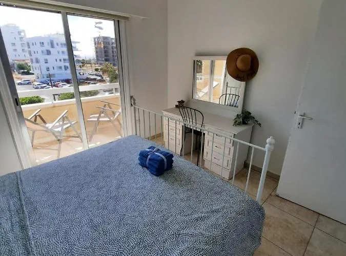Sea-esta Seaview Apartment, 200 Meters To The