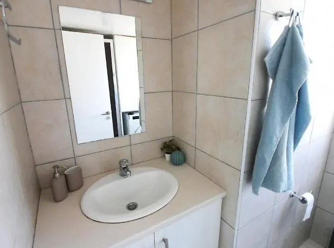 Sea-esta Seaview Apartment, 200 Meters To The * Larnaka